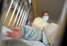 W niemieckich szpitalach dziecięcych brakuje łóżek – sytuacja jest dramatyczna