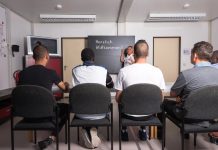 Niemieckie miasto rozważa obowiązek prac społecznych dla ubiegających się o azyl — rośnie krytyka