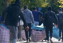 Stan wyjątkowy w Hamburgu – uchodźcy wkrótce będą musieli koczować w parkach