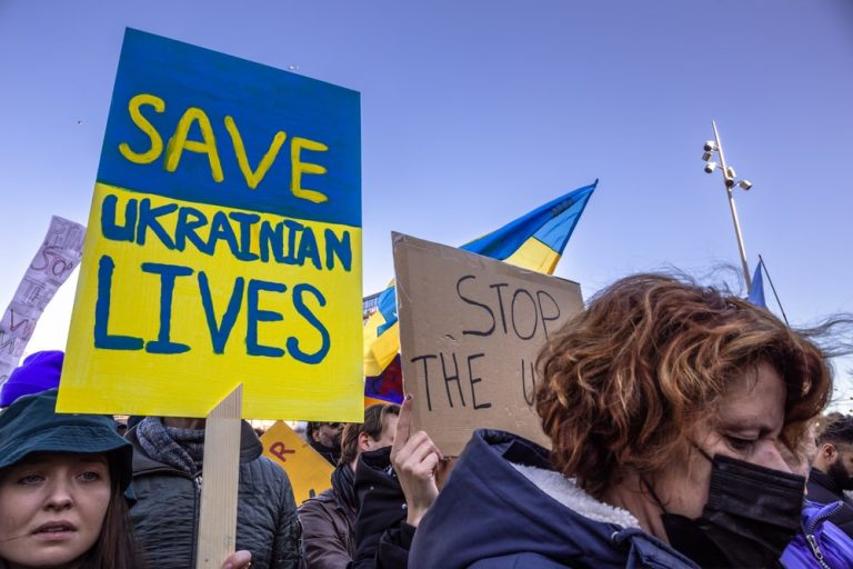 Niemiecka restauracja zwolniła ukraińskiego barmana za jego wystąpienie przeciwko Rosji w internecie