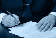 Wpadka Komisji Europejskiej: Oto co zawierają zaczernione fragmenty umowy z firmą AstraZeneca