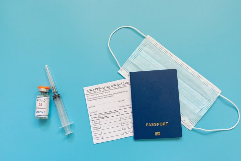 Unijny cyfrowy paszport szczepień ma zostać wprowadzony od 1 czerwca