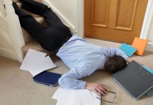 Orzeczenie sądu w Niemczech: zakład ubezpieczeń musi pokryć koszty wypadku, do którego doszło w drodze do biura domowego