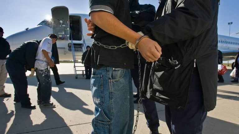 Czterech Niemców w areszcie deportacyjnym: Czy podróże do USA są nadal bezpieczne?