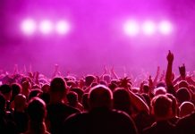 Od piątku w imprezach organizowanych w Dolnej Saksonii będzie mogło uczestniczyć ponad 5 tysięcy osób