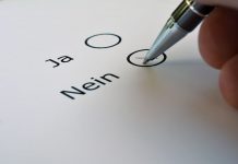 „Querdenker” chcą rozwiązania Landtagu w Bawarii! Potrzebują miliona głosów