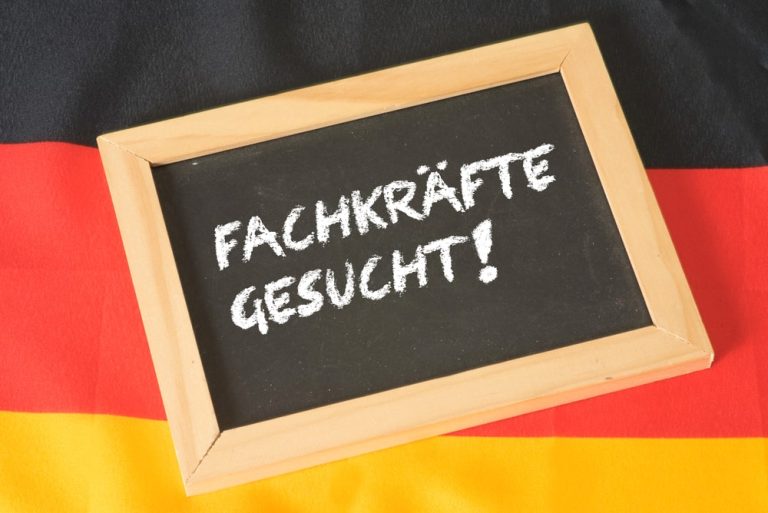 W tych zawodach w Niemczech brakuje 1,7 miliona wykwalifikowanych pracowników!
