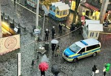 Ewakuacja jarmarku świątecznego w Düsseldorfie