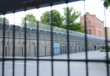 Berliński wymiar sprawiedliwości zwalnia prawie stu więźniów przedterminowo do domu