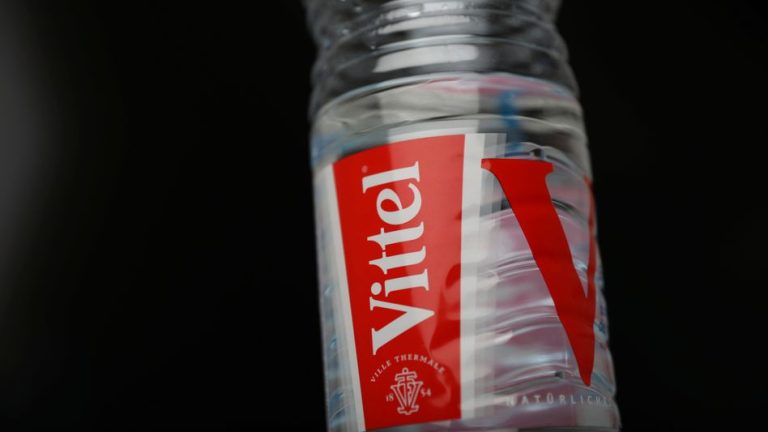 Nestlé wycofuje markę Vittel z rynku niemieckiego