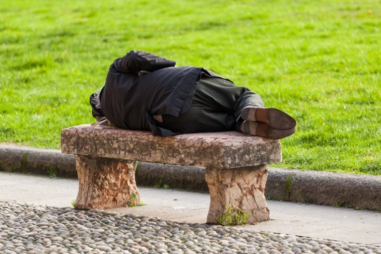 W ubiegłym roku w Niemczech znacząco wzrosła liczba osób bezdomnych. Jednym z powodów duży napływ uchodźców z Ukrainy