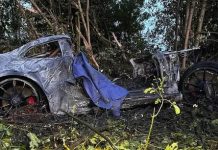 Makabryczny wypadek podczas nielegalnego wyścigu na A44 – ojciec i syn spłonęli w Porsche