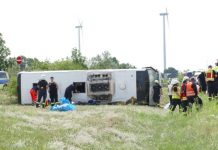 Niemcy: poważny wypadek autokaru na A13 – jest wielu rannych!