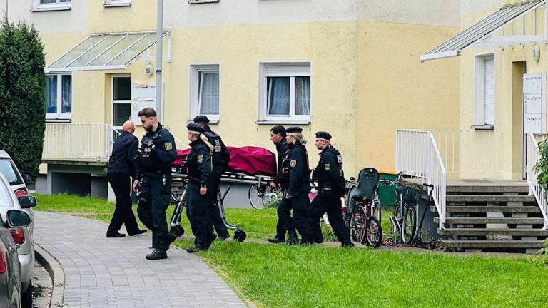 Niemcy: Zaatakował nożem kibiców oglądających mecz Niemiec! Policjanci śmiertelnie postrzelili napastnika