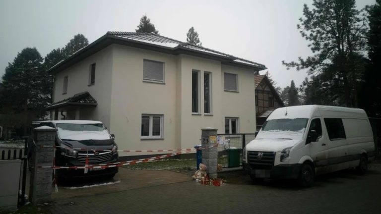 Niemcy: Ojciec zabił rodzinę z powodu sfałszowanego świadectwa szczepień swojej żony