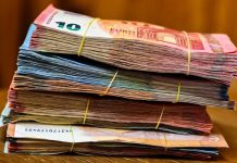 Bawaria: Mężczyzna zapomniał 26 000 euro na stacji benzynowej przy autostradzie – i je odzyskał