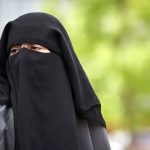 zakaz zakrywania twarzy