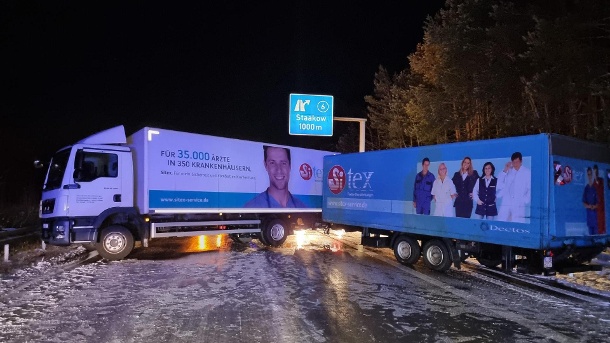 Zima na niemieckich drogach – mnóstwo wypadków, wielu rannych, jedna osoba nie żyje