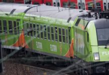 Policja federalna ostrzega: Gniazdka w pociągach zostały ponownie zmanipulowane